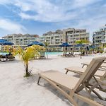 Resort With Crystal Clear Lagoon Beach Type, 1 Level