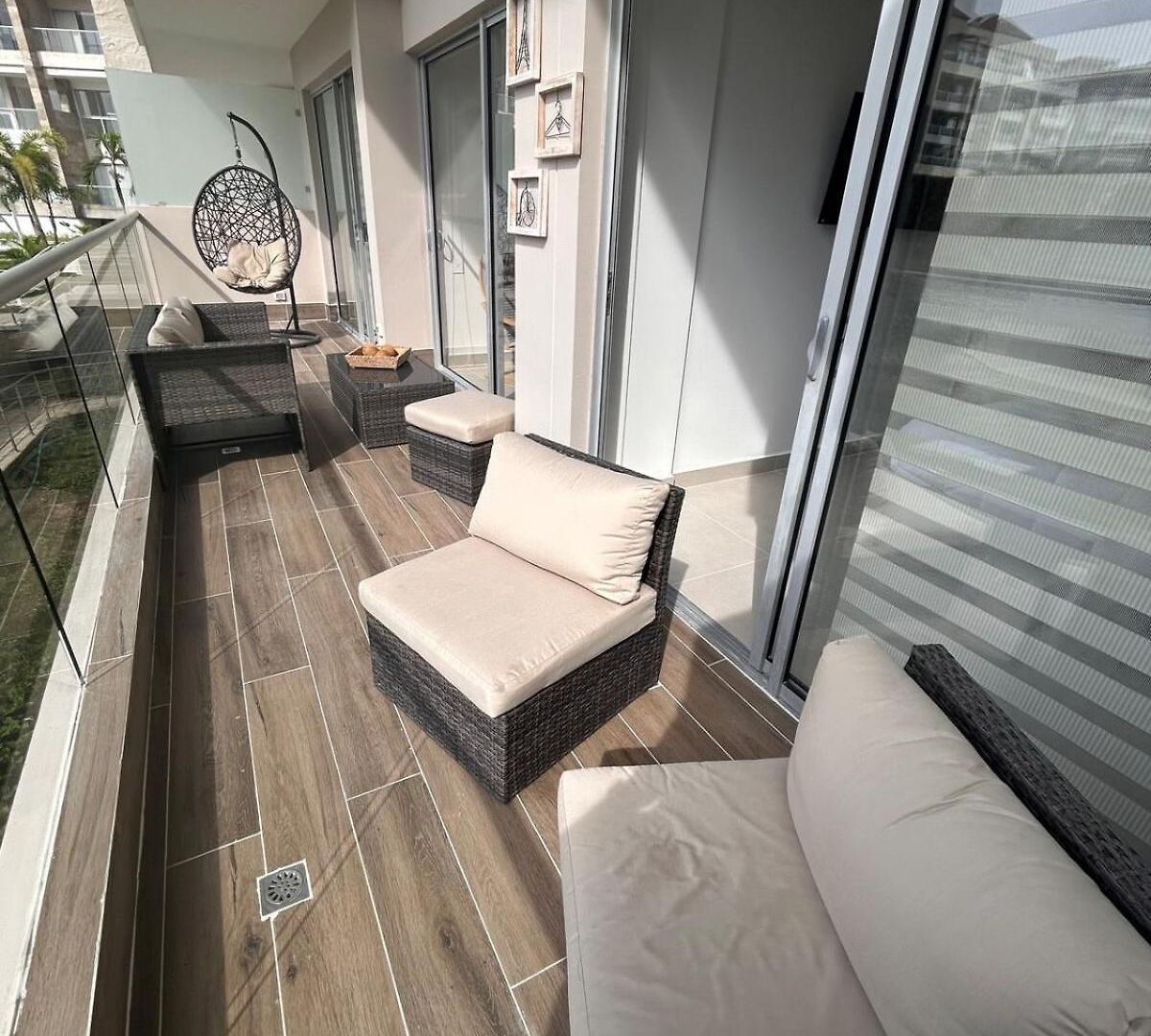 With Crystal Clear Lagoon Type, 1 Level * Cartagena