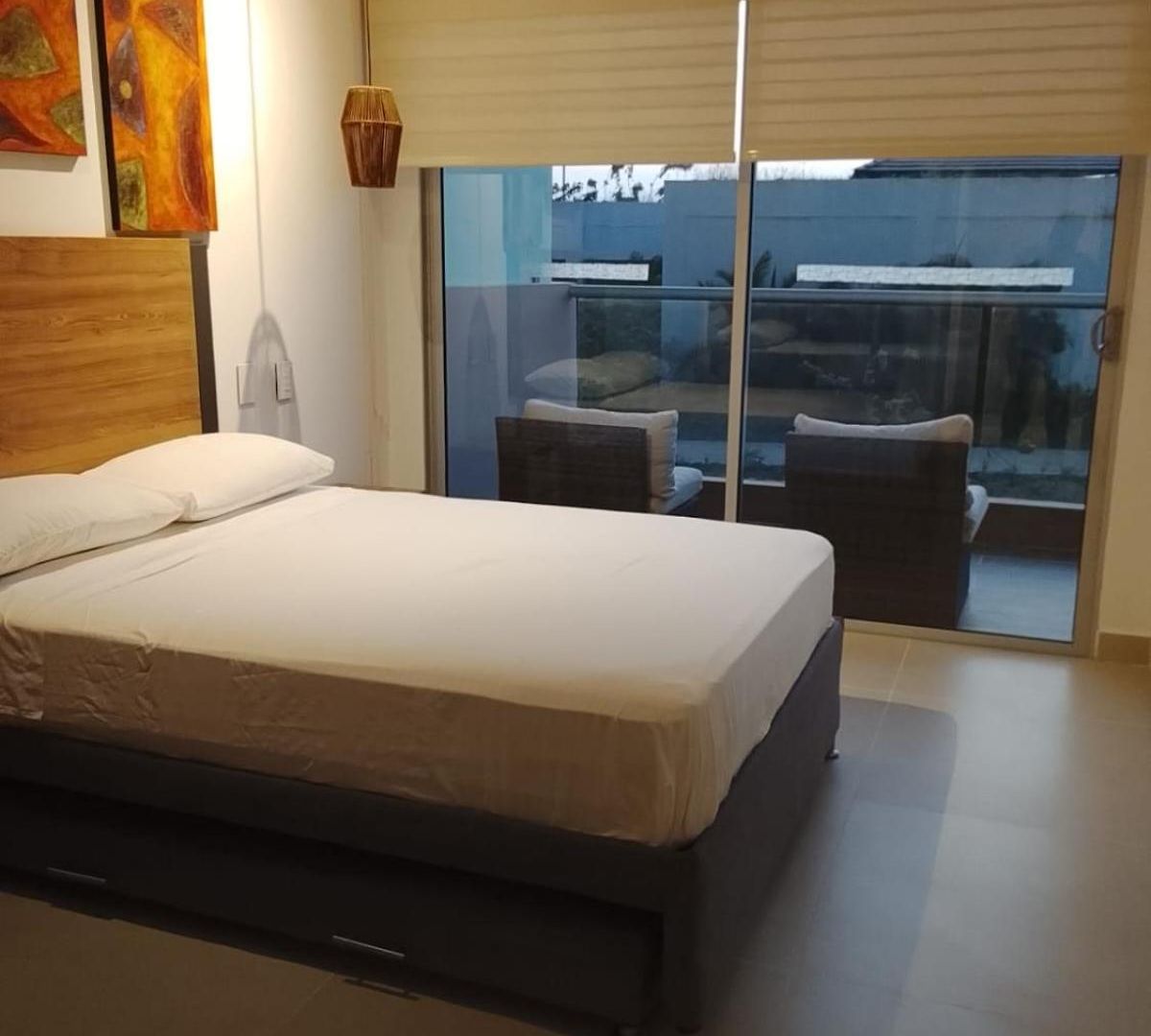 With Crystal Clear Lagoon Type, 1 Level Apartamento