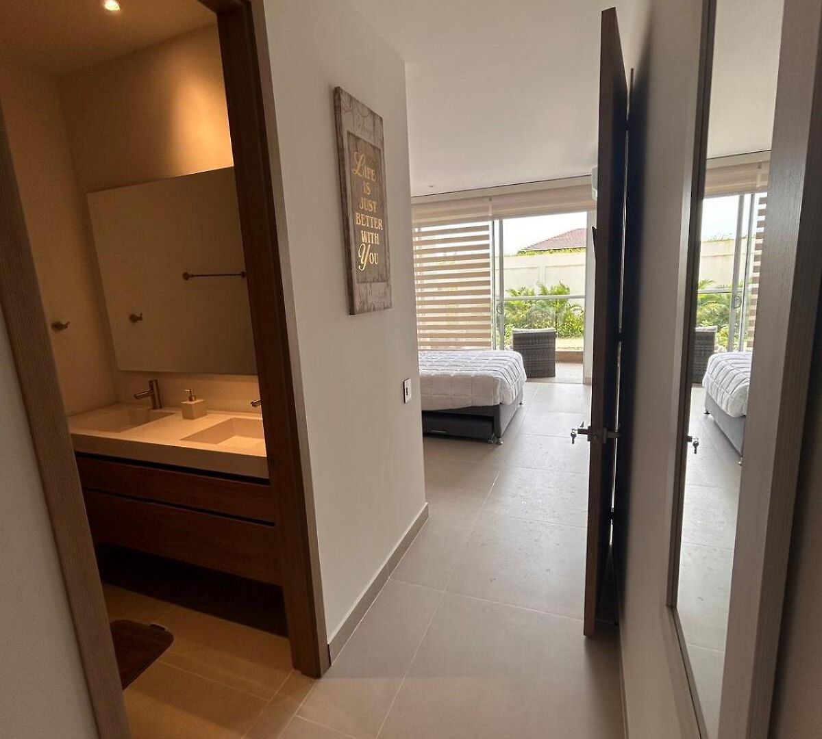 With Crystal Clear Lagoon Type, 1 Level * Cartagena