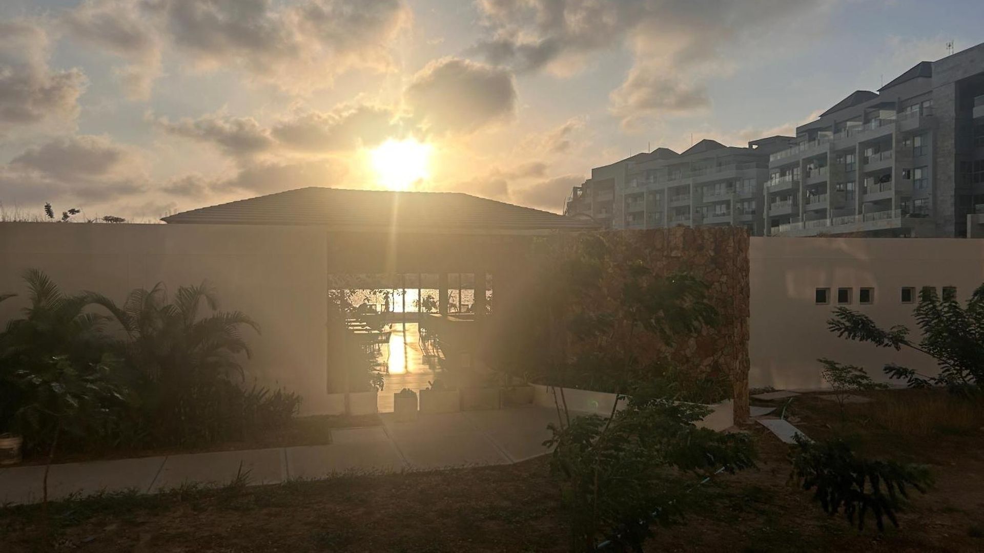 With Crystal Clear Lagoon Type, 1 Level Apartamento Cartagena