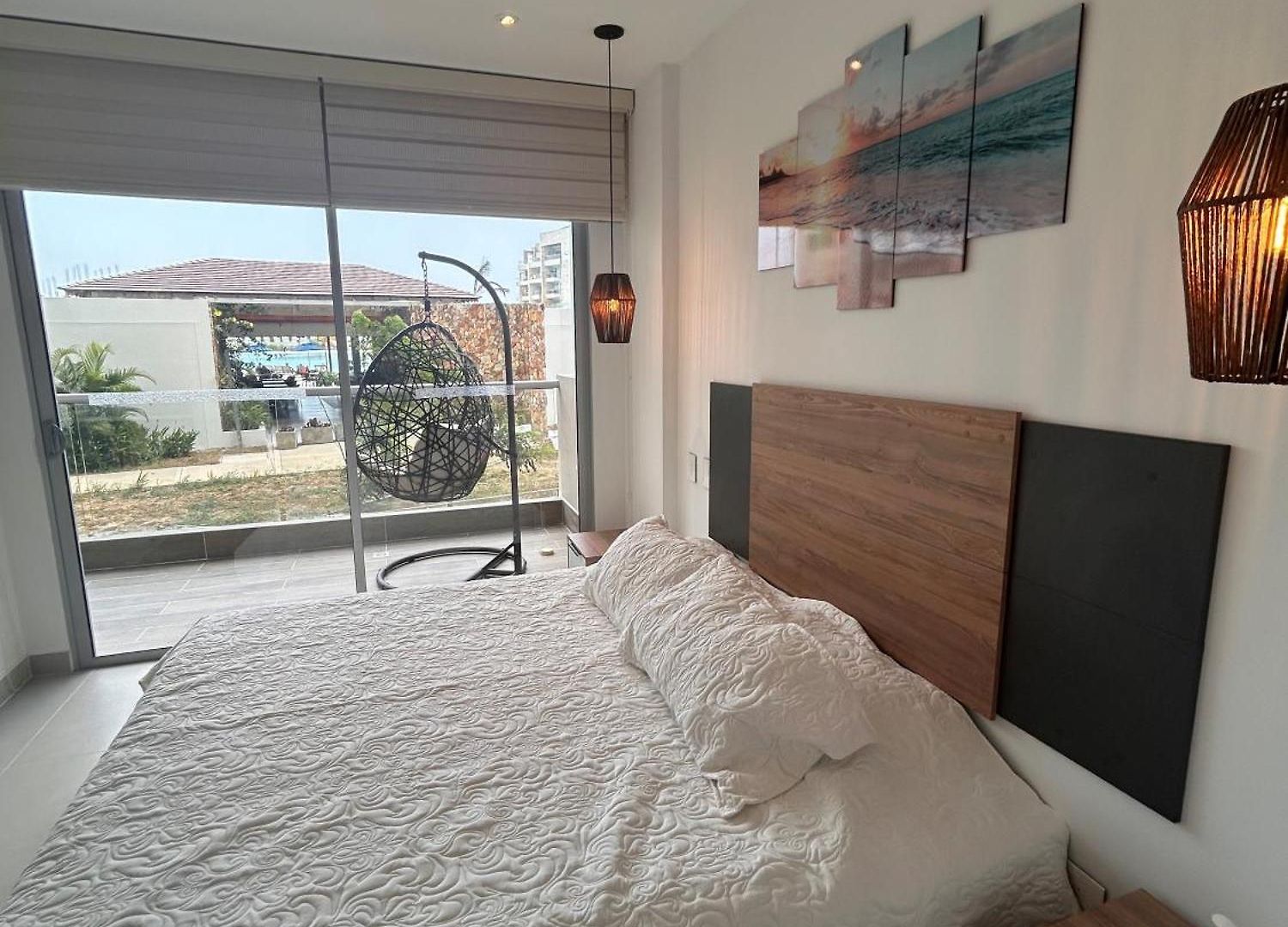 With Crystal Clear Lagoon Type, 1 Level Apartamento Cartagena