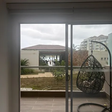With Crystal Clear Lagoon Type, 1 Level Apartamento