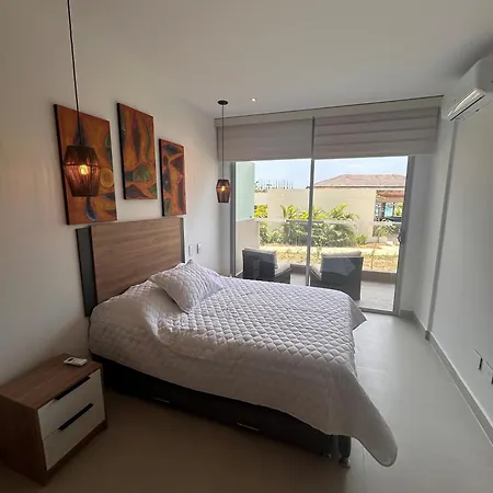 With Crystal Clear Lagoon Type, 1 Level Apartamento *