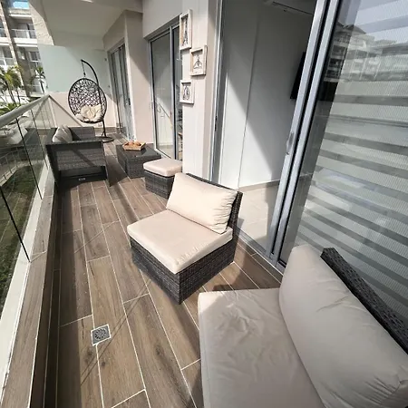 With Crystal Clear Lagoon Type, 1 Level * Cartagena