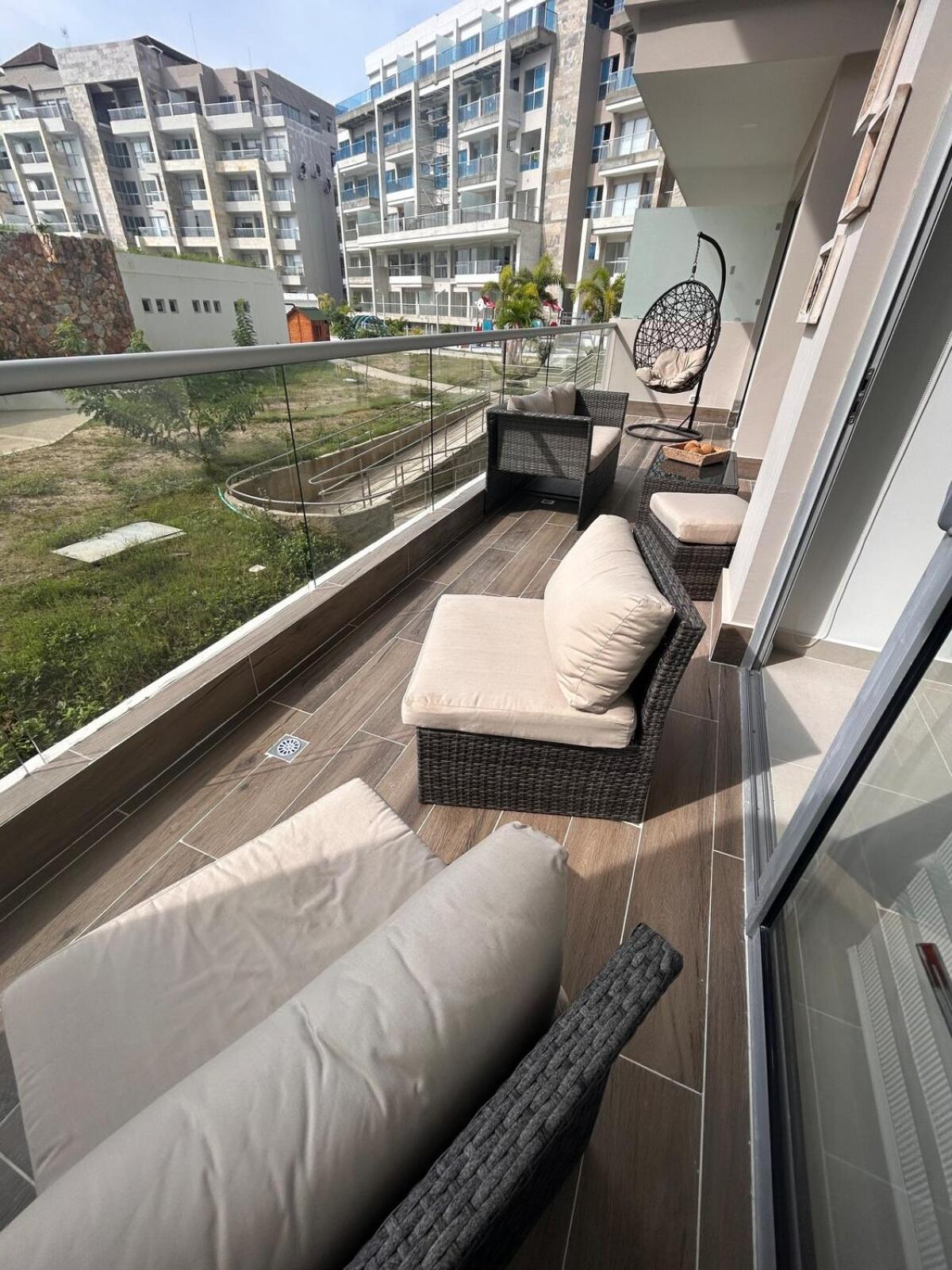 Apartment With Crystal Clear Lagoon Type, 1 Level *
